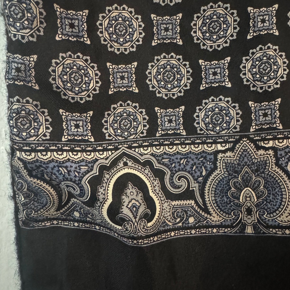 Classic Luxury Wool Silk Scarf Paisley Boho Geoffrey Beene Whimsygoth Fringe